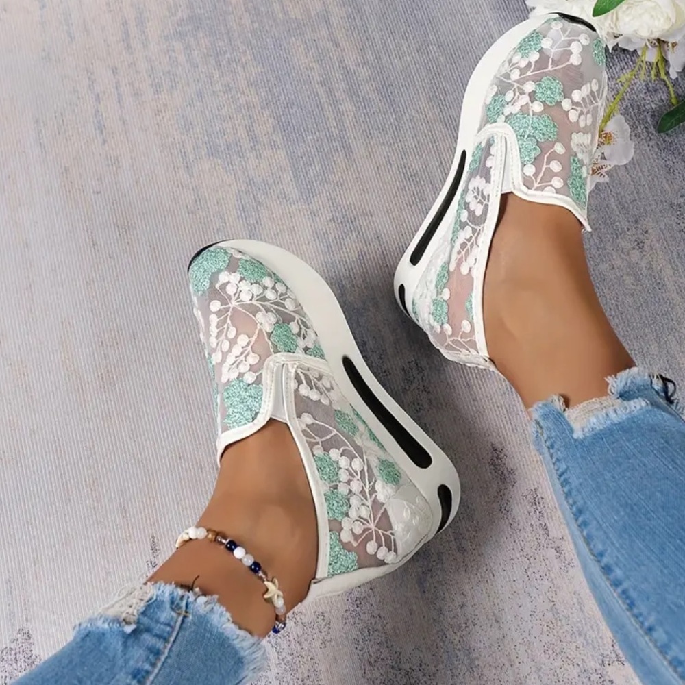 NWOB Womens Fashion Mint Green Lace Sheer Platform Sneakers Size 9 (40) - Picture 3 of 9